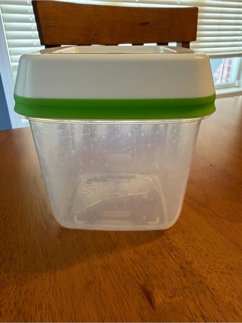 Rubbermaid FreshWorks Produce Saver Food Storage Container, Small & Medium